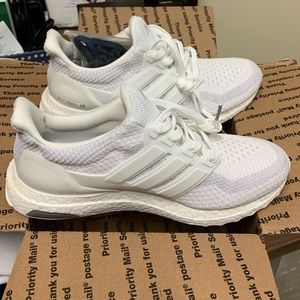 Ultra Boost 2.0 Triple White